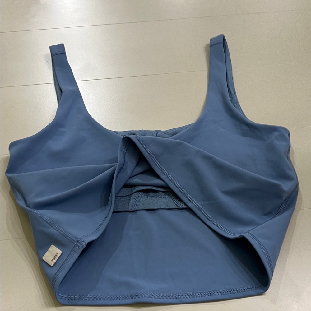 Vuori Women's Blue Tank Top Vuori Women's Daily Crop Top |
Elevate size large - Picture 8 of 12